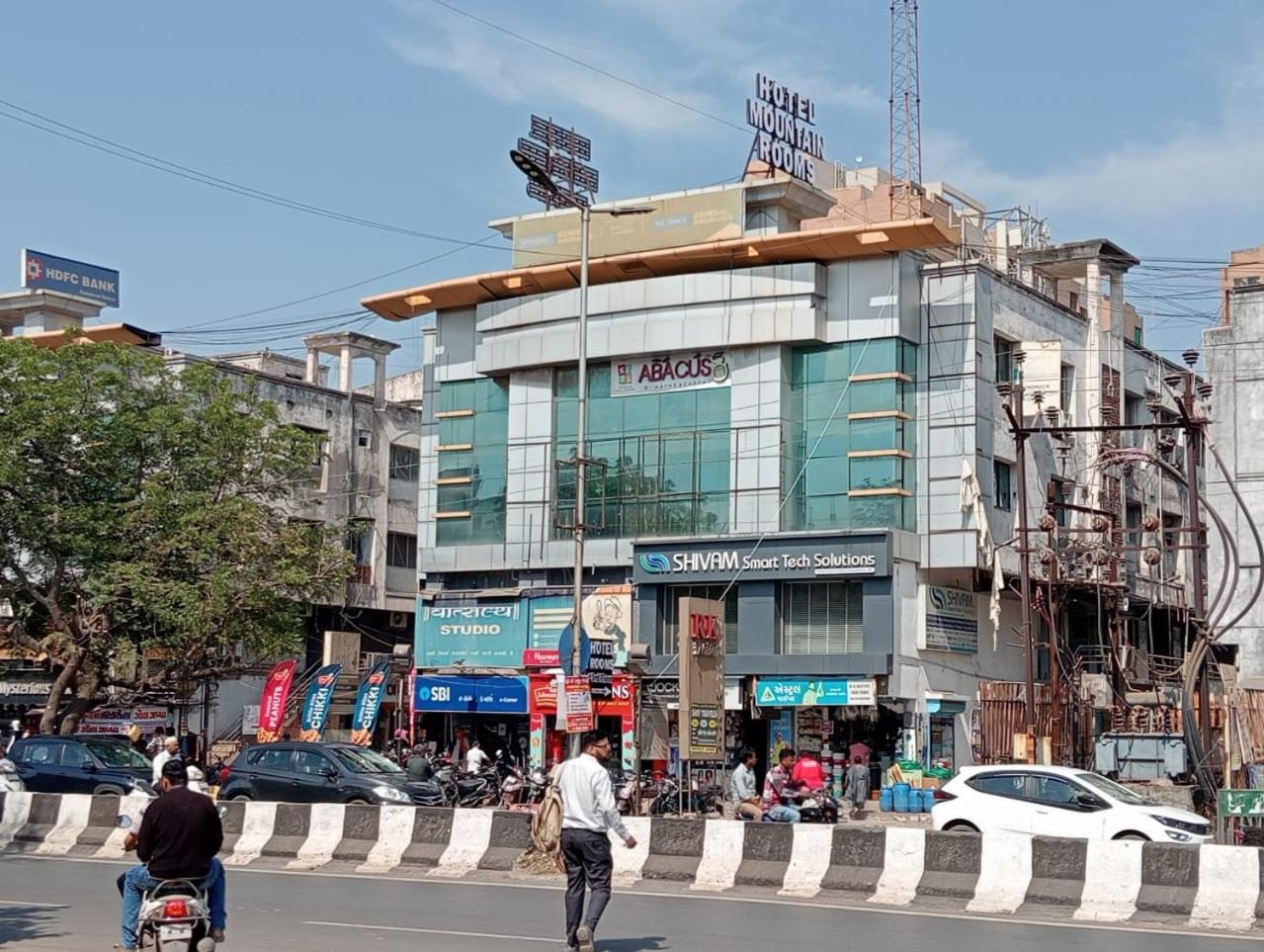 Hotel Mountain Bharuch Esterno foto